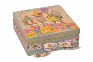 Pudełko decoupage na prezent na Dzień Nauczyciela.  