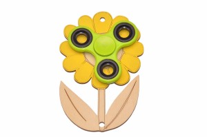 Dekor żółty kwiatuszek i zielony spinner do tablicy manipulacyjnej.   