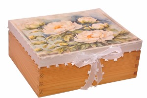 Kuferek decoupage na biżuterię z lusterkiem. 