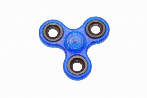 Niebieski brokatowy, fidget spinner. Spinner antystresowy.  