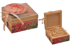 Małe pudełko, prezent - zdobione - dekor DECOUPAGE motyw florystyczny. 