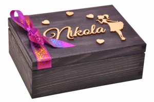 Hebanowe pudełko personalizowane na prezent. 