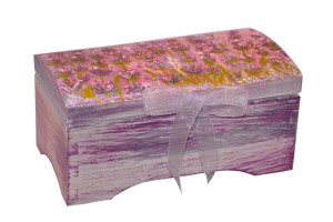 Lawendowy kuferek zdobiony technika DECOUPAGE.