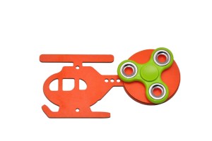 Pomarańczowy helikopter, zielony spinner do tablicy sensorycznej.        