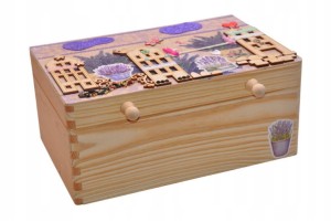 Skrzynka Decoupage z uchwytami na prezent.